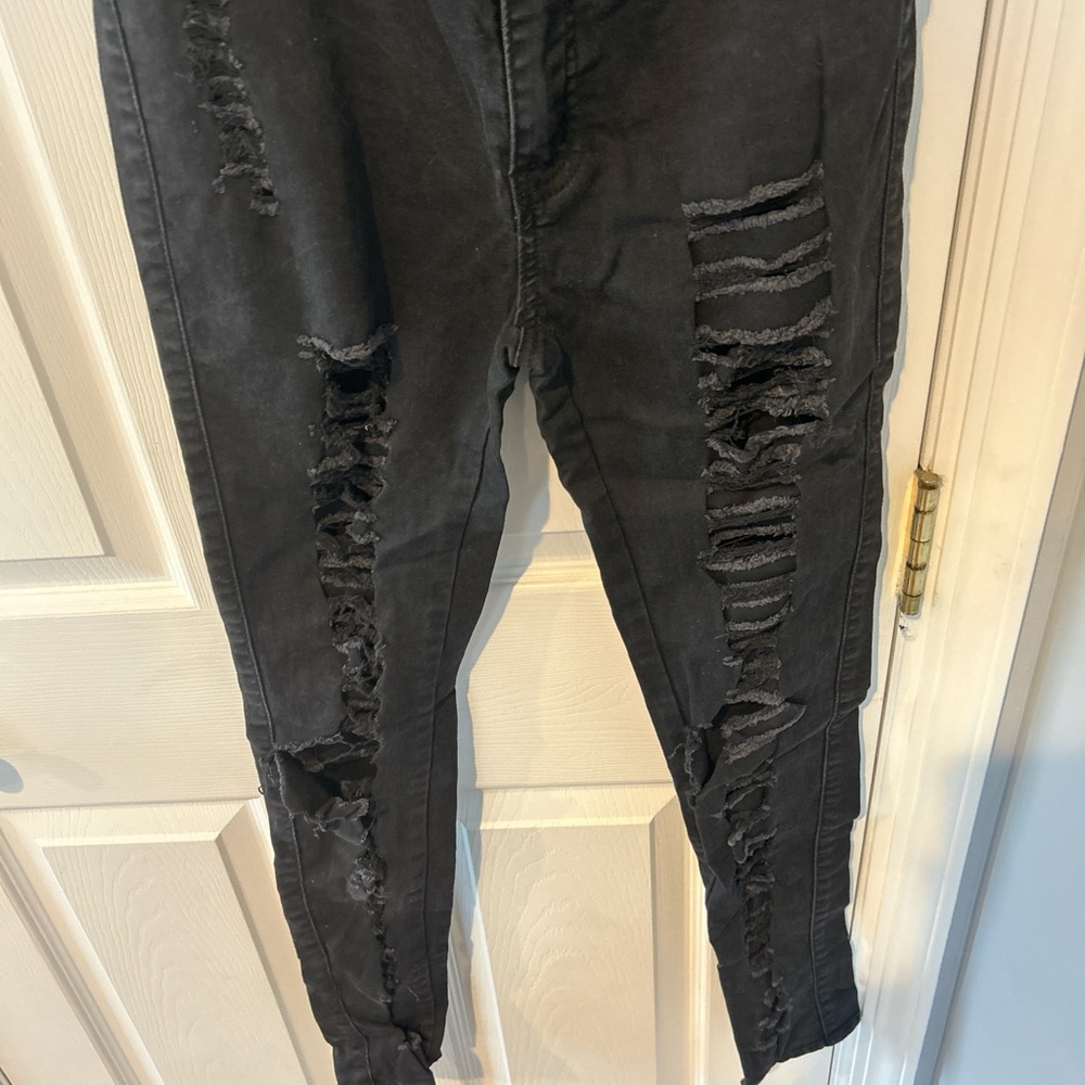 Ripped black jeans